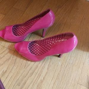 Xappeal Fuschcia high heel shoes/pumps